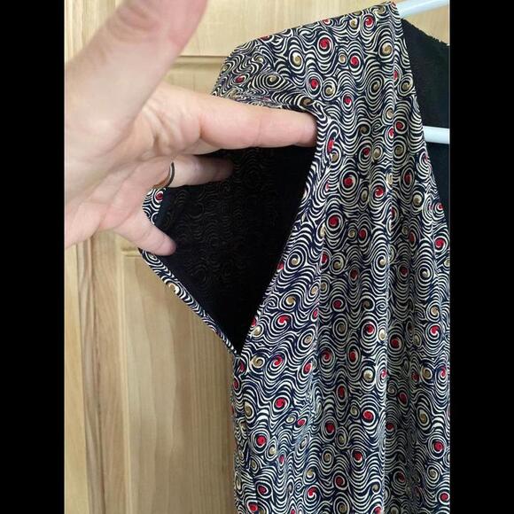 Women’s nearly new midi dress. 3/4 length. No tags-not sure of manufacturer. - Picture 4 of 8